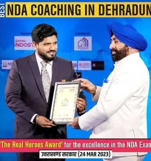 Sir Shishir Dixit receiving accolades from Hon’ble Governor of Uttarakhand